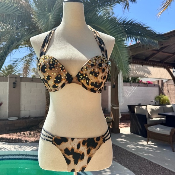 Victoria's Secret Bombshell Jewel Cristal Animal Print swimsuit Top 34C / Small - Picture 17 of 17
